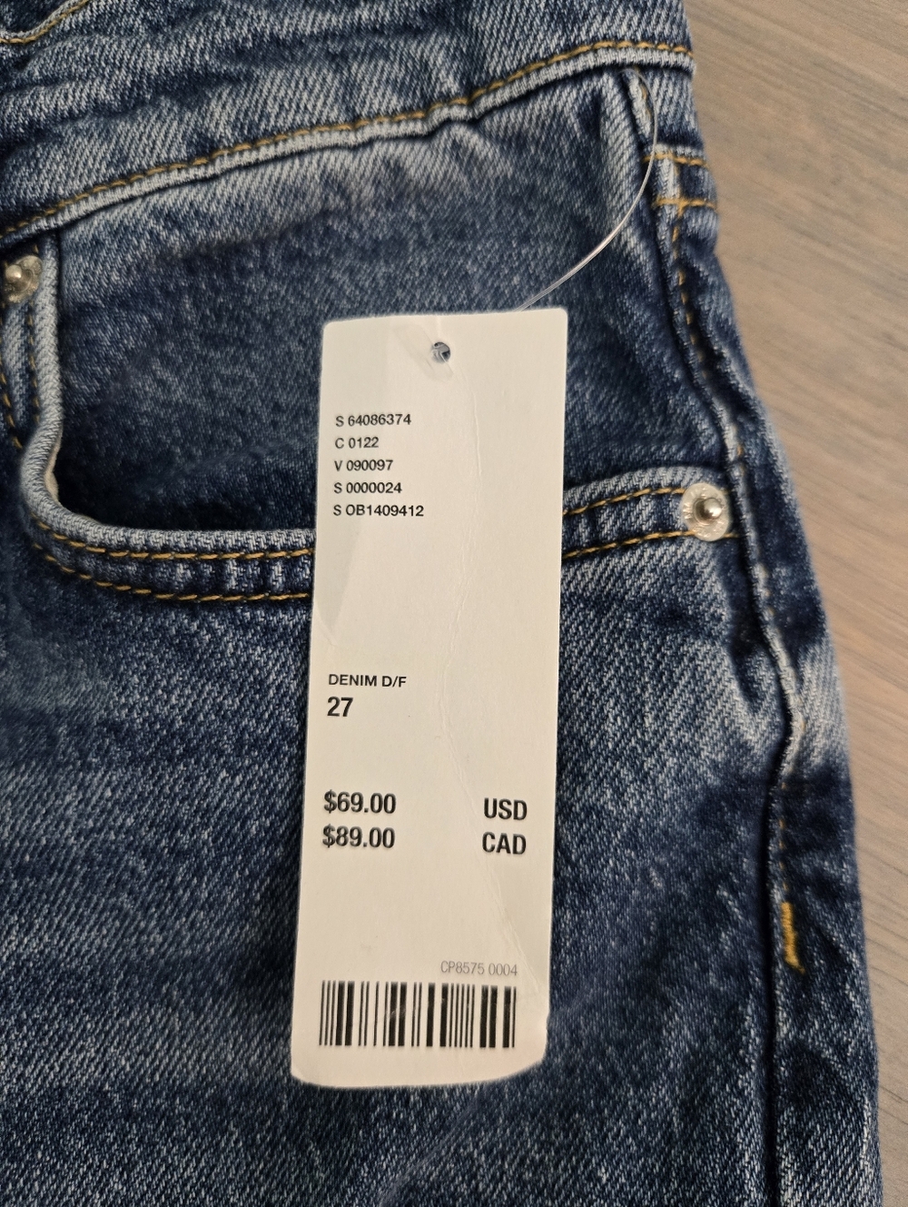 NWT Urban Outfitters BDG Stretch High Rise Flare Distressed Jeans Size 27 - Picture 2 of 11